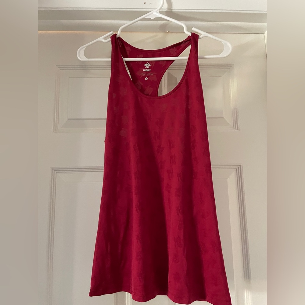 Rabbit running tank in cranberry